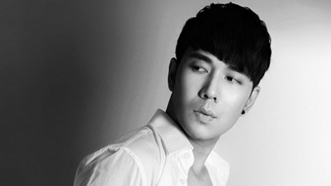 Aaron Hoàn hé lộ về khúc mới mang tên 