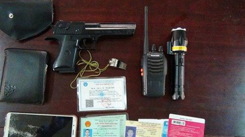 Bị bắt khi đóng giả CSGT giả để cưỡng đoạt tiền người dân