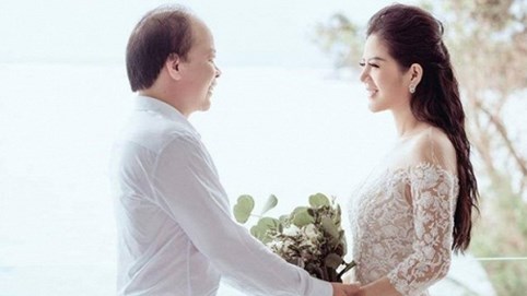 Hôn nhân giữa ca sỹ Đinh Hiền Anh và Thứ trưởng Bộ Tài Chính: 