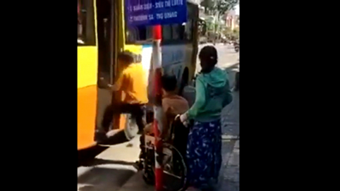 Quảng Nam: Đình chỉ nhân viên xe buýt 