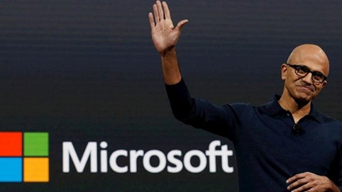 Apple sảy chân, Microsoft trở thành công ty giá trị nhất thế giới