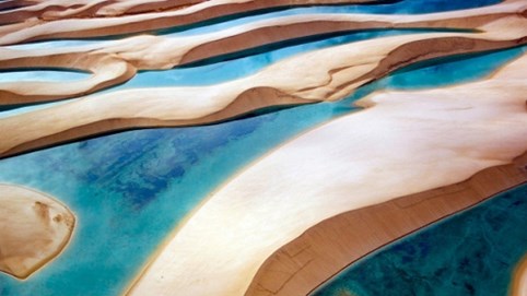 Những đồi cát đổi màu sau mưa khiến bạn thốt lên - sự nhiệm màu diệu kỳ của tạo hóa