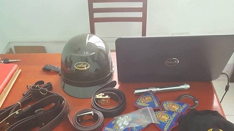 Bình Thuận: Bắt giữ đối tượng rao bán quân trang của công an trên mạng Facebook