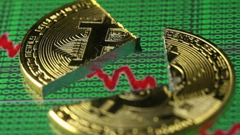 Bitcoin sụt giảm thê thảm, các công ty đào tiền mã hóa đua nhau phá sản