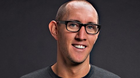 Bỏ công việc ổn định để mặc áo tính tiền: Ý tưởng đơn giản giúp một nhân viên quèn thành triệu phú đô la