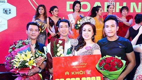 Bùi Ngọc Diễm đăng quang Á khôi Duyên dáng Doanh nhân Việt 2017