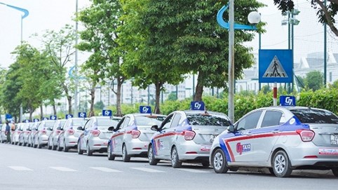 Cạnh tranh với taxi công nghệ, mô hình mới nào cho taxi truyền thống?