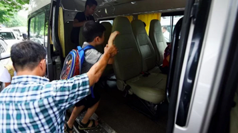 Nóng 24h qua: Sau vụ nam sinh trường Gateway tử vong, Bộ GD&ĐT 'siết' hoạt động đưa đón học sinh bằng ô tô