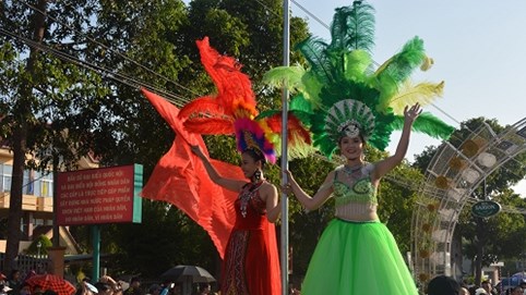 Choáng ngợp trước vẻ đẹp của Lễ hội đường phố tại Buôn Ma thuột