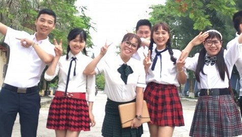 Clip - Lãng đãng với mùa phượng vĩ đang rực cháy giữa ngày hè!