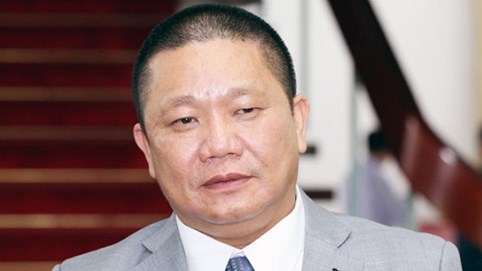 “Con cưng” bết bát trên sàn, loạt đại gia móc hầu bao “cứu giá”