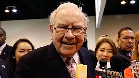 Công ty của Warren Buffett sở hữu 'núi tiền mặt'