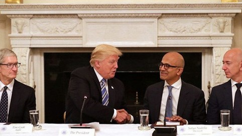 Cuộc đua vốn hóa giữa Amazon, Apple và Microsoft ngày càng gay gắt