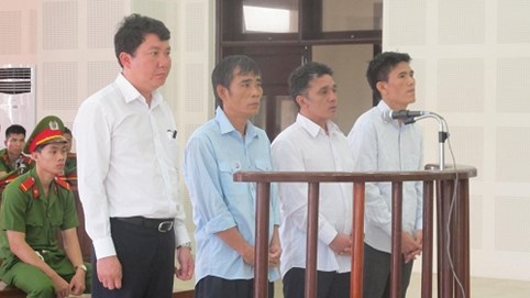 Đà Nẵng: Vụ lật tàu trên sông Hàn bị hoãn xét xử vì vắng người bị hại