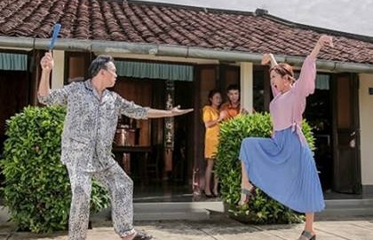 Diễn quá sâu, Diệu Nhi “tặng” tiền bối Chí Tài nguyên một cú đánh vào mặt