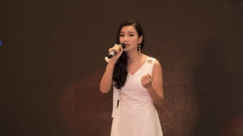 Diễn viên, họa sĩ Lương Giang khoe giọng hát tại lễ ra mắt phim