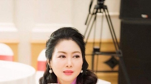 Doanh nhân Cao Thanh Cương khoe vẻ đẹp đằm thắm tại sự kiện