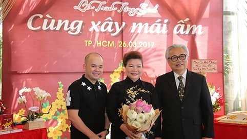 Doanh nhân Dương Quốc Nam đồng hành cùng Thạc sĩ Lý Thị Mai ra mắt bộ sách “Cùng xây mái ấm”