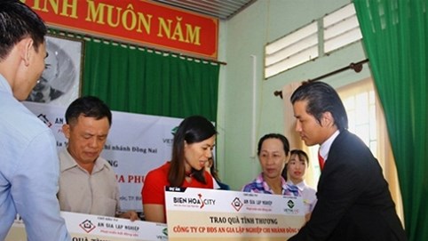 Đồng Nai: Nước mắt hạnh phúc khi nhận quà tình thương