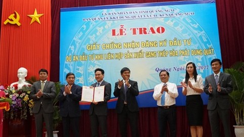 Quảng Ngãi: Trao giấy chứng nhận đầu tư Dự án gang thép Hòa Phát Dung Quất