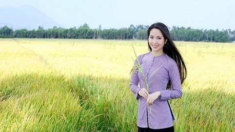 Dương Kim Ánh hóa thân thôn nữ đẹp mộc mạc chân quê
