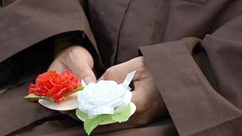 Vu Lan về, nhớ mẹ, thương cha