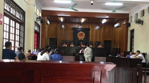 Đốt nhà trả thù, tội Giết người hay Hủy hoại tài sản?