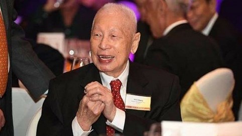 Gặp gỡ tỷ phú già nhất thế giới 100 tuổi vẫn ngày nào cũng tới văn phòng làm việc