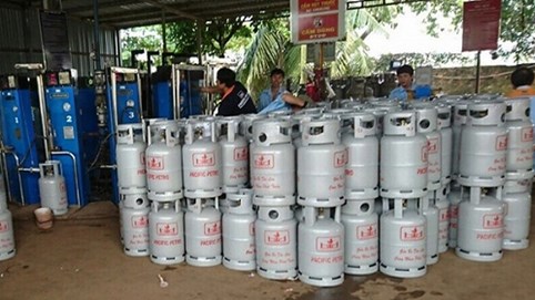 Giá gas tiếp tục giảm sốc 33.000 đồng/bình