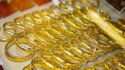 Giá vàng hôm nay 5/1: Vẫn đứng ở ngưỡng cao, có nên đầu tư?