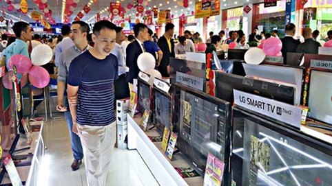 Hàng điện máy ồ ạt khuyến mãi dịp Noel, Tết Dương lịch