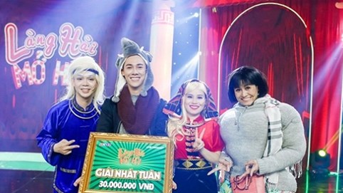 Hóa gái xấu, Thanh Phượng giúp Son giành giải nhất tuần