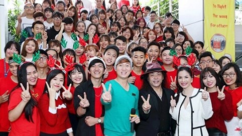 Hoa hậu Lê Thanh Thúy giao lưu với sinh viên Hutech