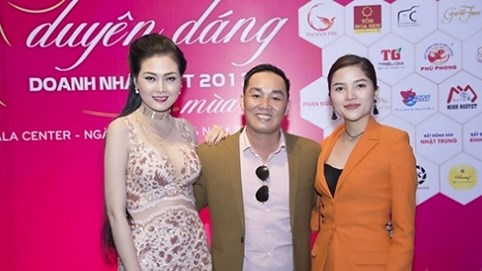 Hoàng Thủy làm giám khảo Hoa khôi Duyên dáng doanh nhân 2017