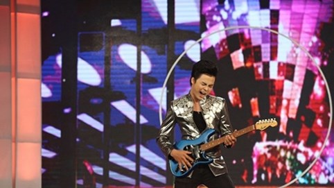 Hotboy làng cải lương Võ Minh Lâm gây bất ngờ trên sân khấu hài