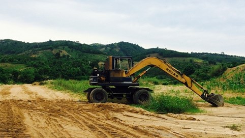 Kon Tum: Nghi vấn chủ mỏ cát được “bảo kê” để khai thác cát trái phép?