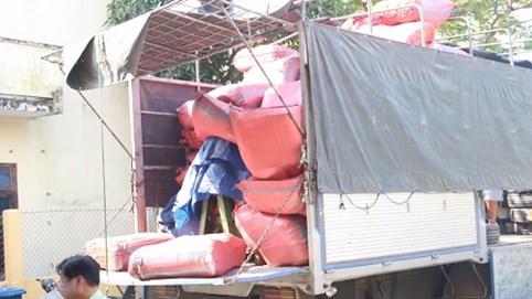 Quảng Nam: Bắt xe chở hàng lậu