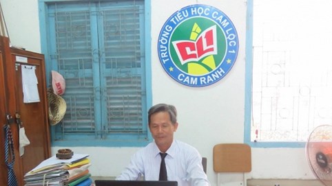 Kỳ vọng ươm mầm tương lai của người thầy nặng tình với mảnh đất Cam Ranh