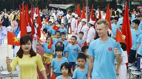 Khai giảng rộn ràng - Vu lan ấm áp tại ANS