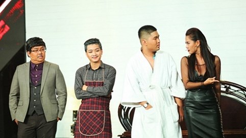 “Kiều nữ làng hài” Nam Thư bất ngờ tát bạn diễn trên sân khấu