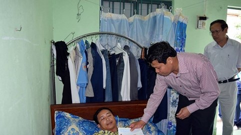 Kon Tum: Cán bộ thanh tra giao thông bị chém khi đang làm nhiệm vụ