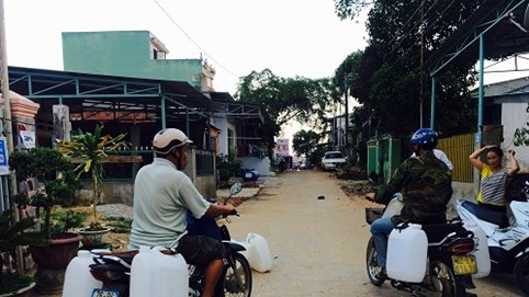 Kon Tum: Hàng nghìn hộ dân điêu đứng vì không có nước dùng