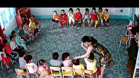 Kon Tum: Nghi vấn cô giáo mầm non đánh học sinh