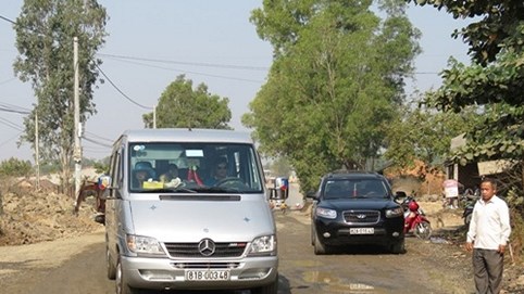 Kon Tum: Vì sao 1km đường mà 3 năm làm chưa xong?