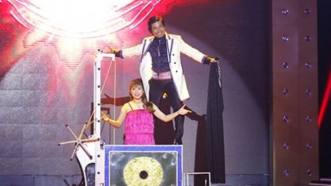 Kỳ tài lộ diện khiến khán giả mãn nhãn với các tiết mục ảo thuật hoành tráng
