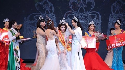 Lâm Hải Vi đăng quang Hoa hậu Doanh nhân Hoàn vũ 2017