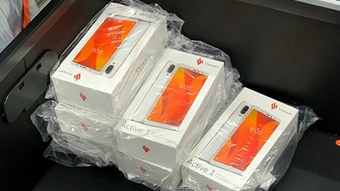 Lộ diện smartphone đầu tiên của Vingroup