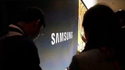 Lợi nhuận Samsung giảm một nửa trong quý II