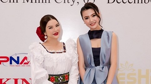 Lý Nhã Kỳ cùng dàn sao kỷ niệm 100 năm ngày Quốc khánh Romania