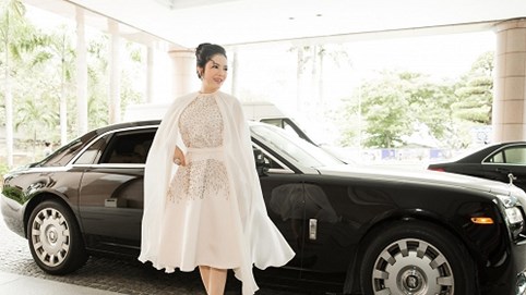 Lý Nhã Kỳ đẹp rực rỡ tại họp báo 